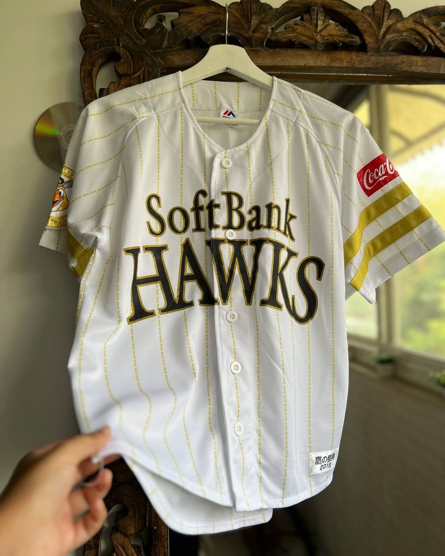 White Sofbank Hawks/ Coca Cola Baseball Jersey✨ | Fits Upto S