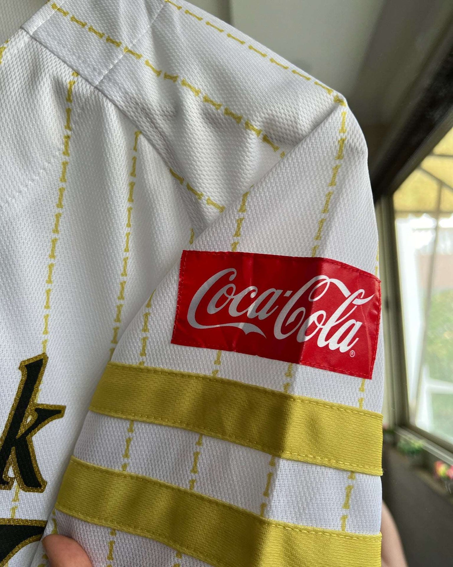 White Sofbank Hawks/ Coca Cola Baseball Jersey✨ | Fits Upto S