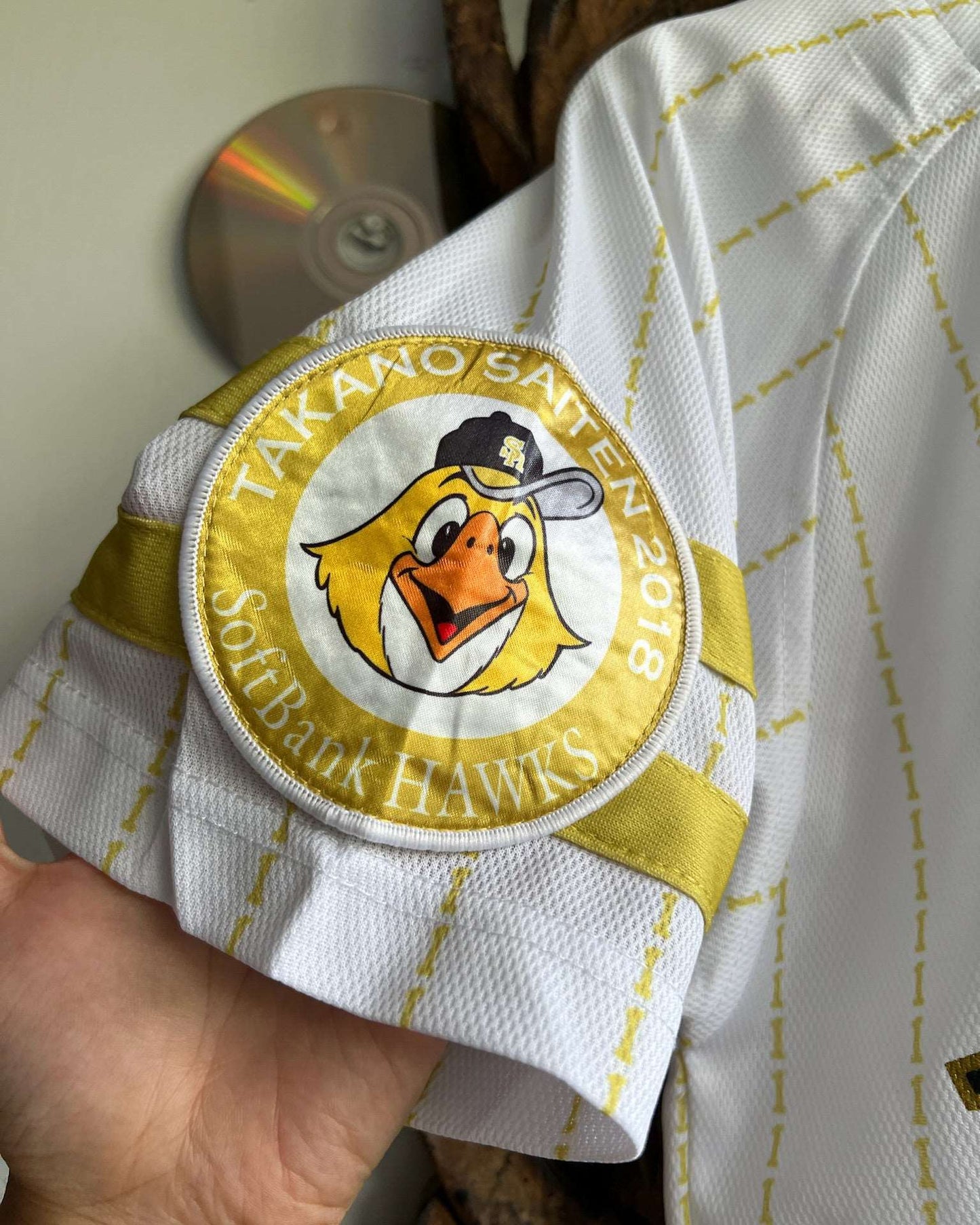 White Sofbank Hawks/ Coca Cola Baseball Jersey✨ | Fits Upto S