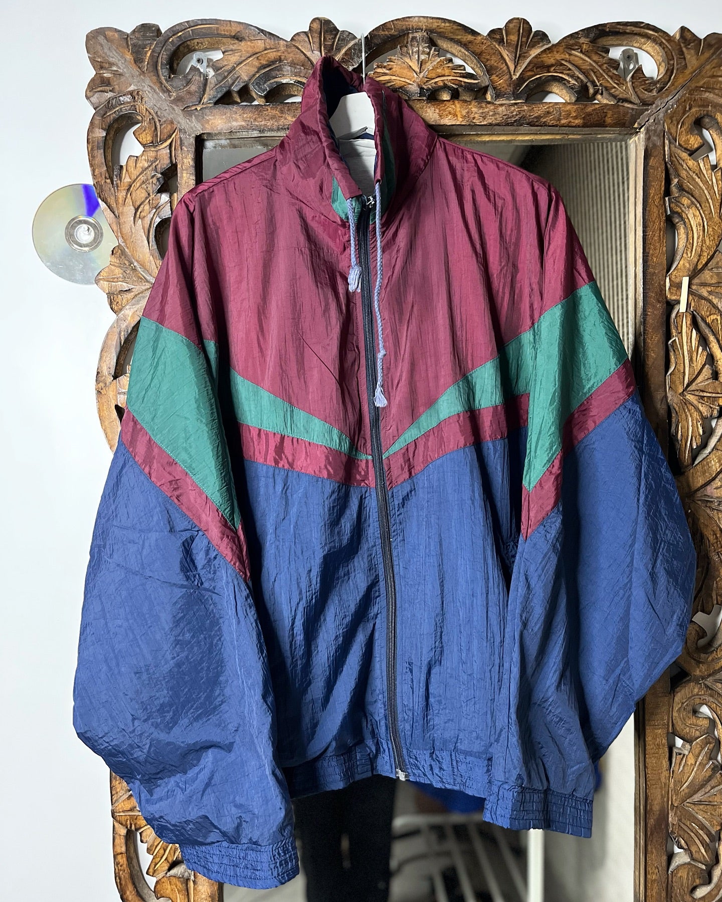 Vtg 90s Ashgreen Maroon and Green windbreaker | Fits Upto XL