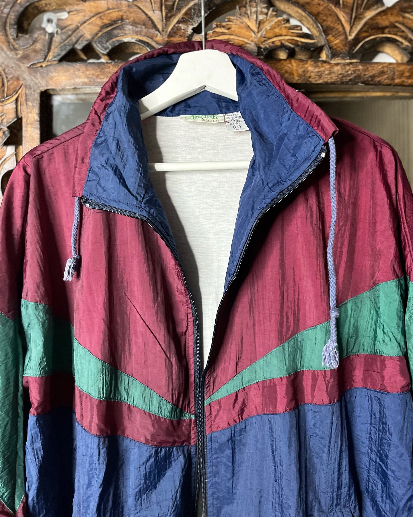 Vtg 90s Ashgreen Maroon and Green windbreaker | Fits Upto XL