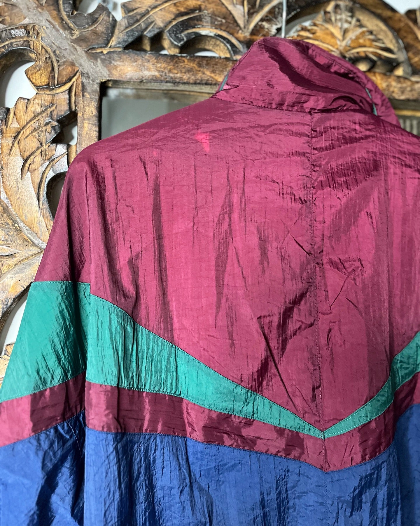 Vtg 90s Ashgreen Maroon and Green windbreaker | Fits Upto XL