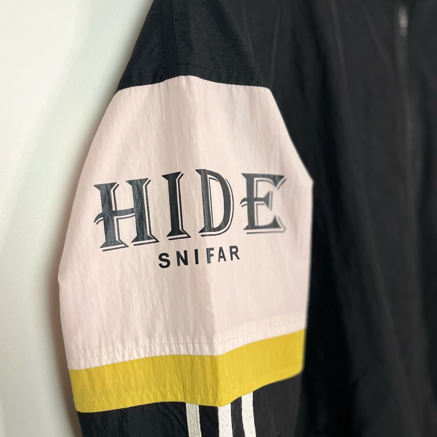 Hide Snifar Black Windbreaker | Fits Upto L